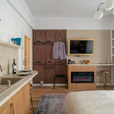 Heritage No 4 Apartment
